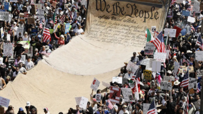 Hundreds of protesters marching in New York against war